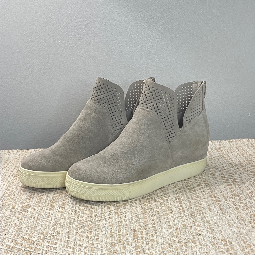 Steve Madden Size 8 Gray Wedge Sneakers